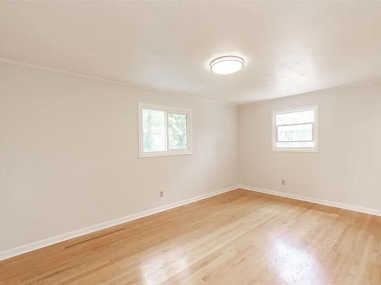 601 Broce Dr — Photo 25