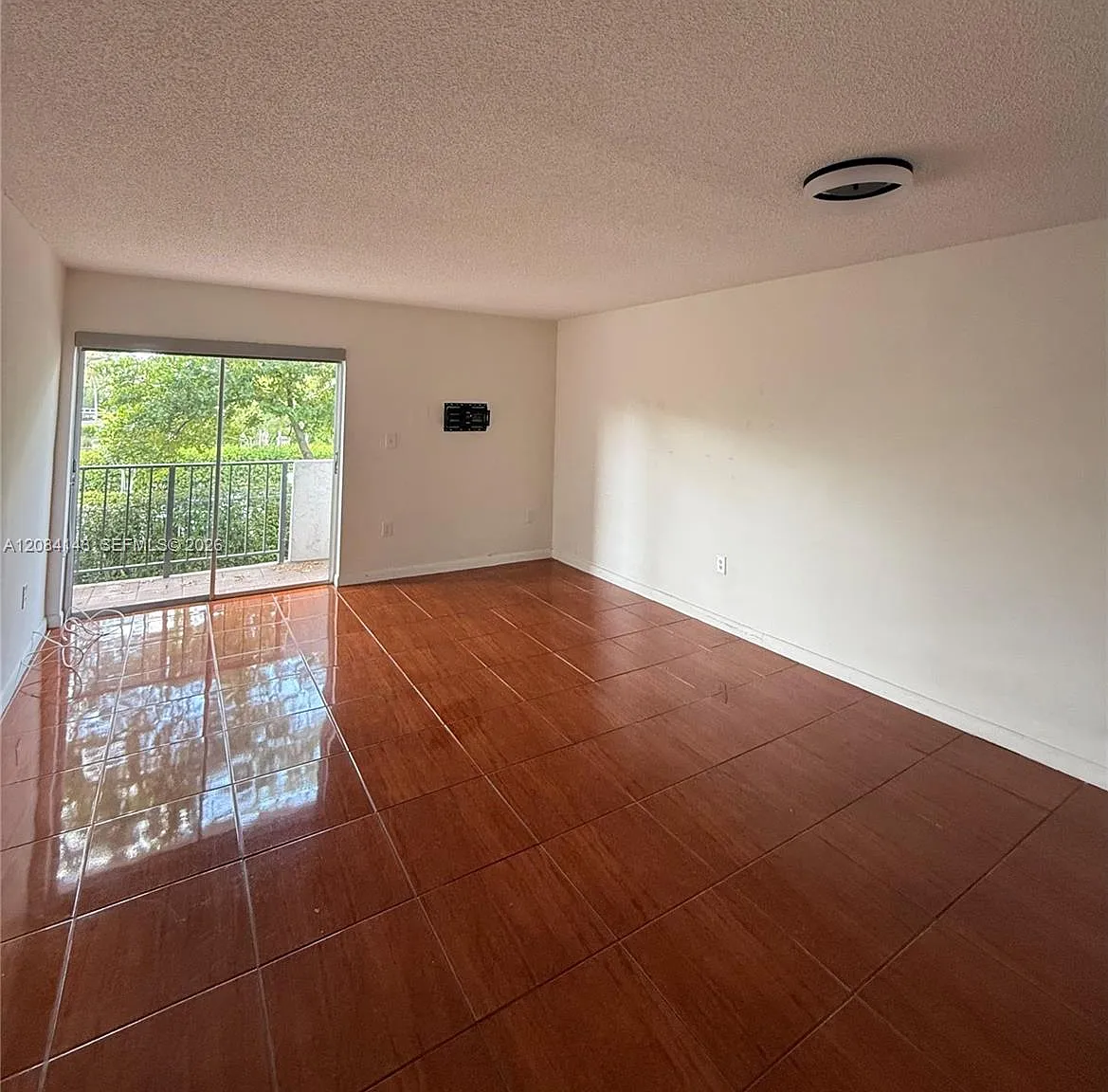 South Shore Condo — Photo 4