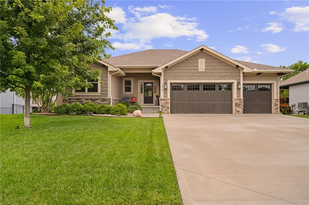 19736 Norton St, Spring Hill, KS