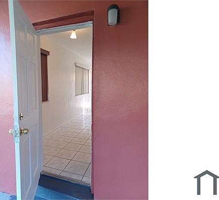 4th image of 951 NW 34th Ter