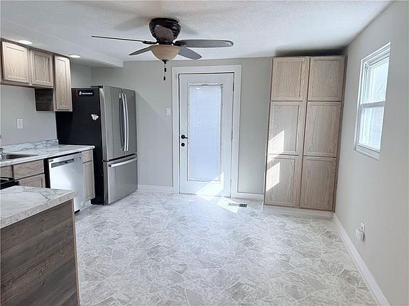 5th image of 2401 Bittersweet Ln