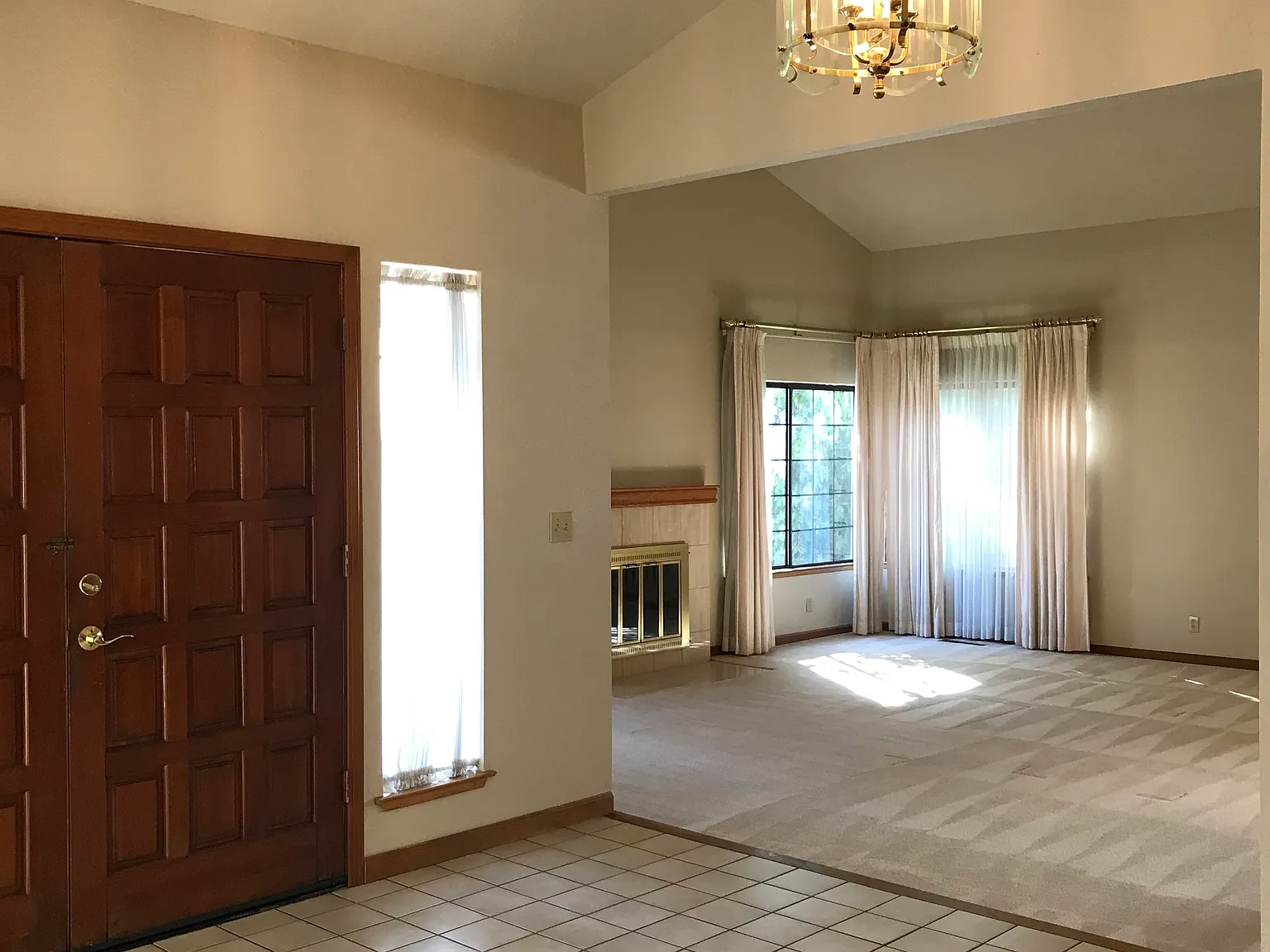 4 bed, 3036 sqft, $7,800 — Photo 2