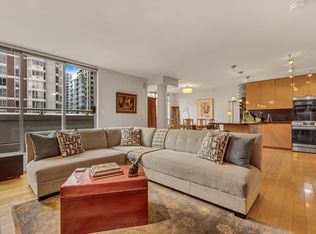 819 Hamilton St #1404, Vancouver, BC V6B6M2