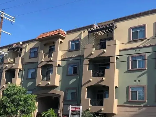 10951 Bloomfield St #Penthouse 01, North Hollywood, CA 91602