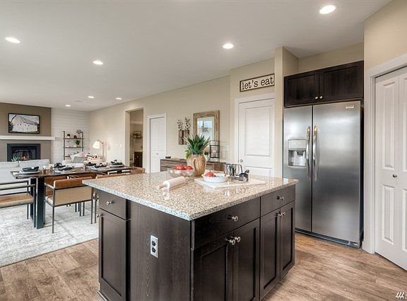 4th image of 3007 73rd Ave NE