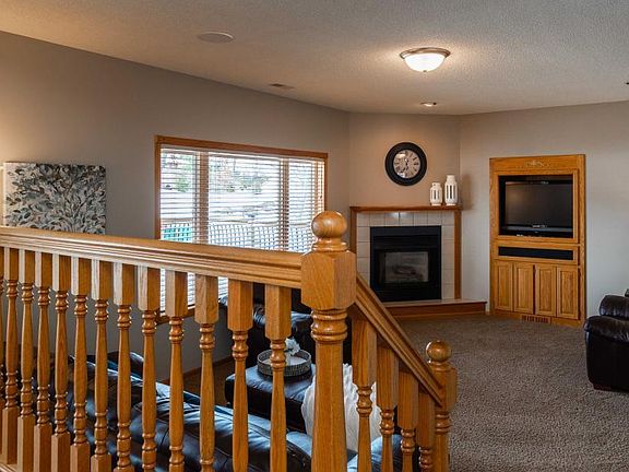5th image of 26652 Glen Oak Dr
