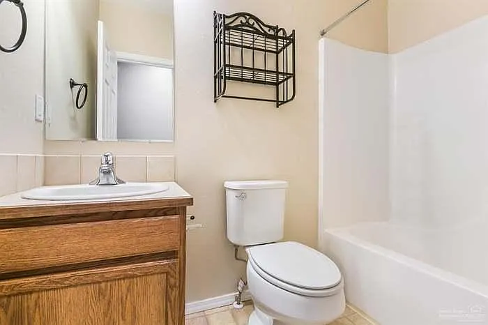 3453 SW Newberry Ave — Photo 4