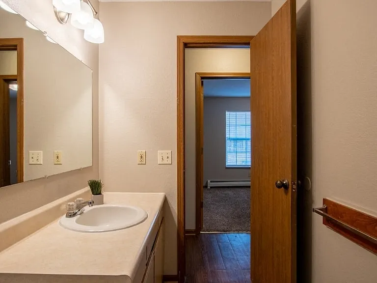 Full Bathroom