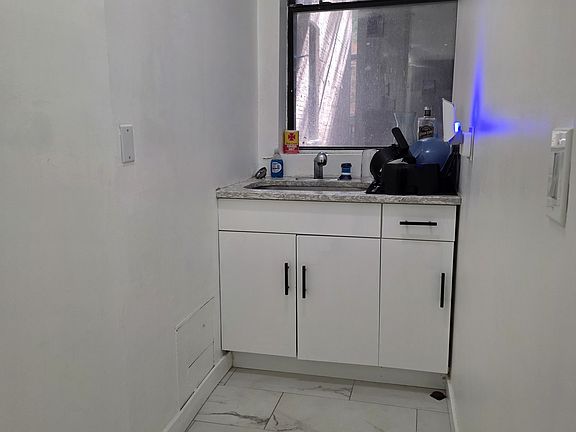 4th image of 454 W 47th St APT 1E