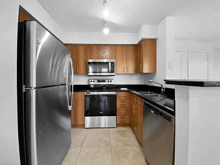 1335 Crystal Way #A — Photo 8