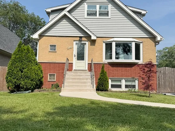 7743 Cronin Ave, Justice, IL 60458