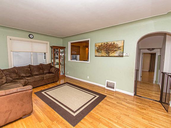 2nd image of 144 W 28th St