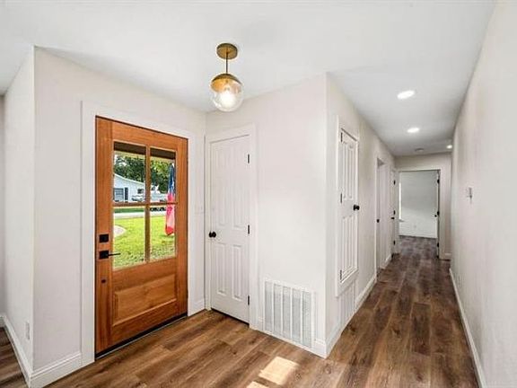 3rd image of 104 N 11th St
