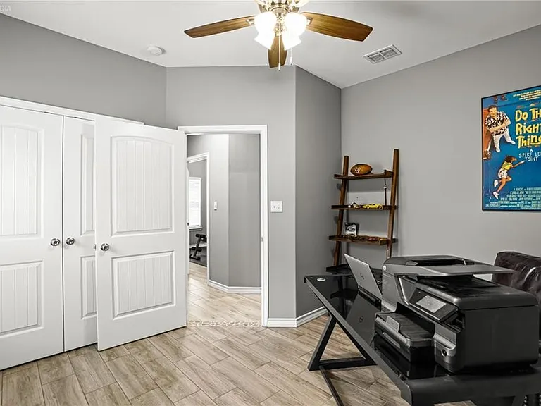 3921 Woodhouse — Photo 20