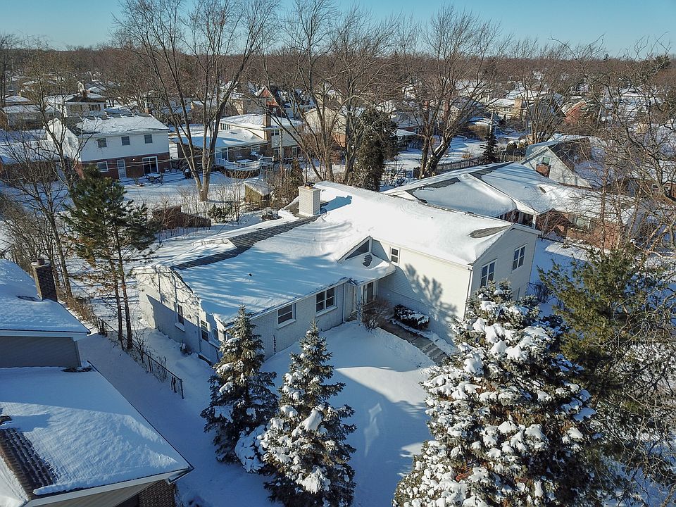 1st image of 20 N Regency Dr W