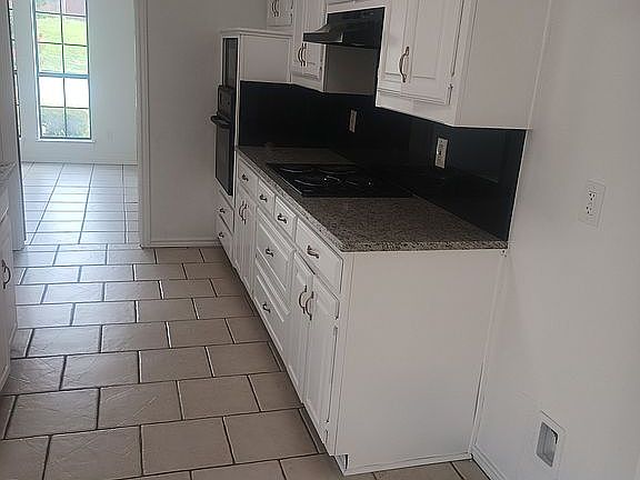 4th image of 310 Meadowcreek Dr