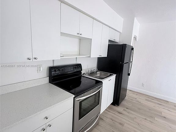 4th image of 1903 Thomas St #2