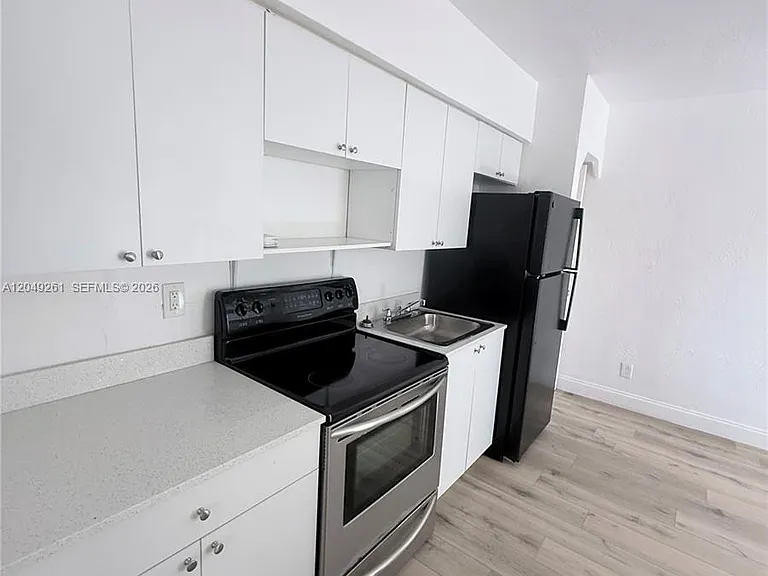 1903 Thomas St #2 — Photo 4
