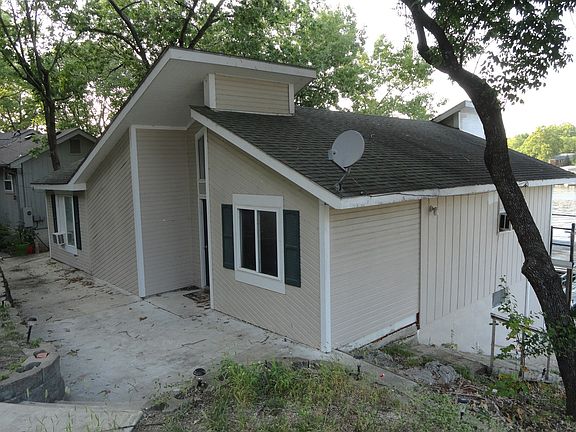 2nd image of 658 Chinquapin Ln