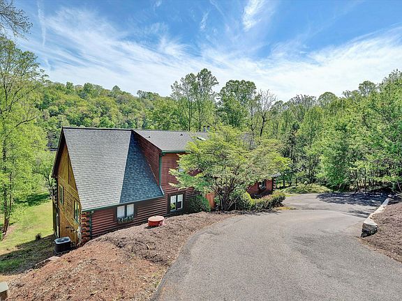 5th image of 540 Lakeshore Terrace Rd