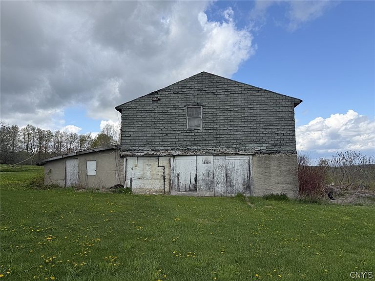 Listing photo 4