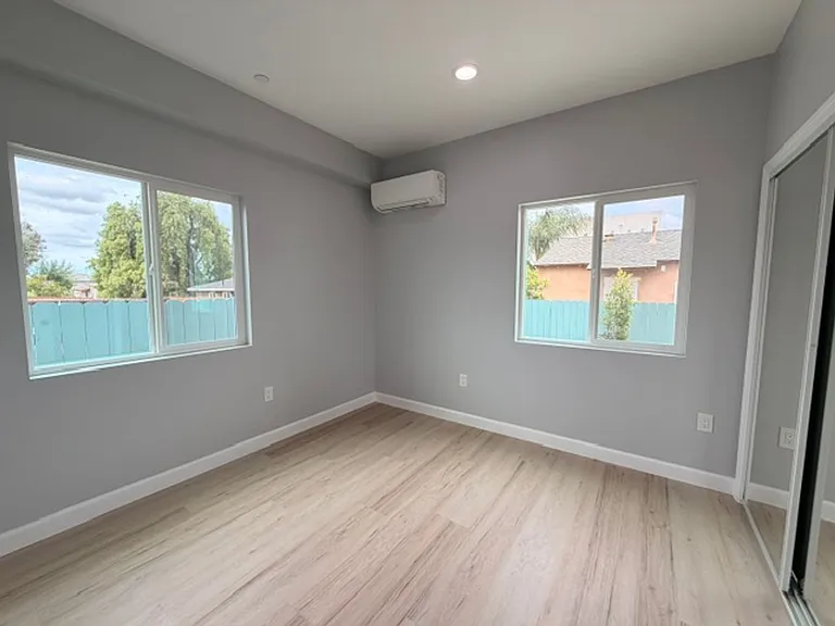 5256-5260 Groveland Drive — Photo 6