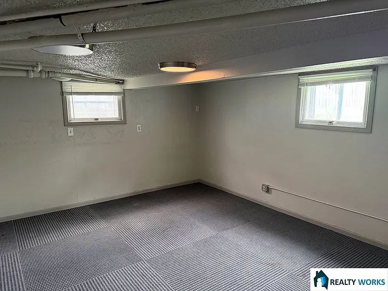 1018 Charleston St — Photo 9