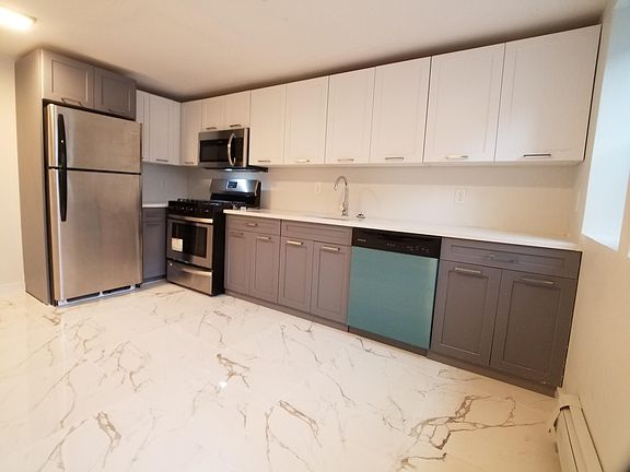 3rd image of 512 Mercer St #1