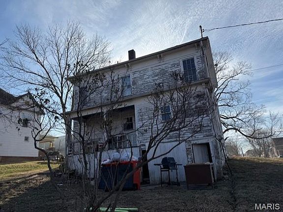 2nd image of 329 W Randolph St