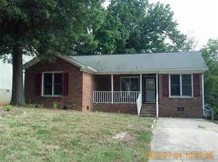1426 Swan St, Greensboro, NC 27407