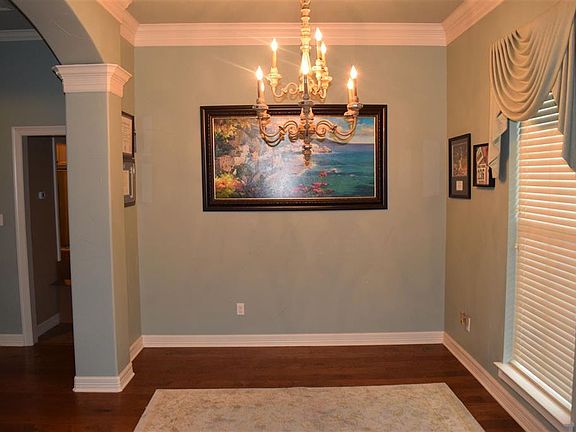 5th image of 206 Winding Brook Dr