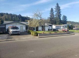 1825 Garnet Ct, Sutherlin, OR 97479