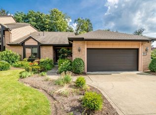 414 Pebblebrook Dr SW #410-14, North Canton, OH 44709