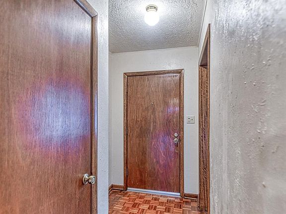 3rd image of 1701 Denison Dr