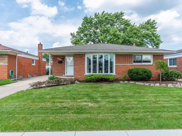 18043 Winsome Rd, Fraser, MI 48026