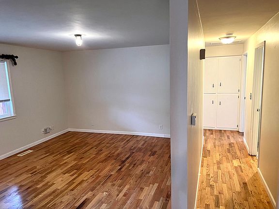 Living room - hallway