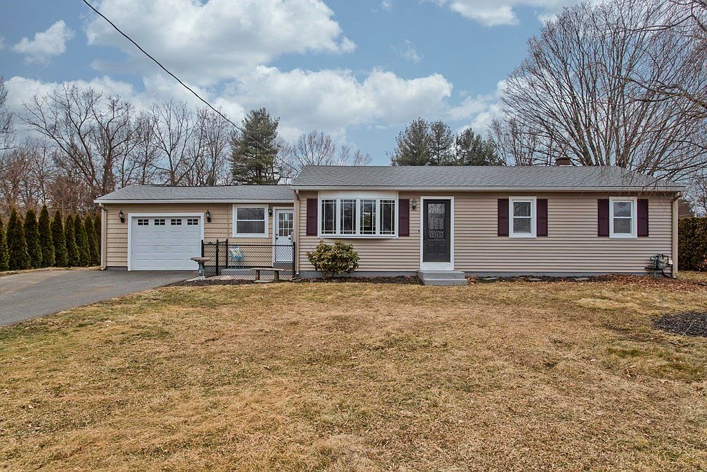 24 Edgewood St, Westfield, MA 01085 | Zillow