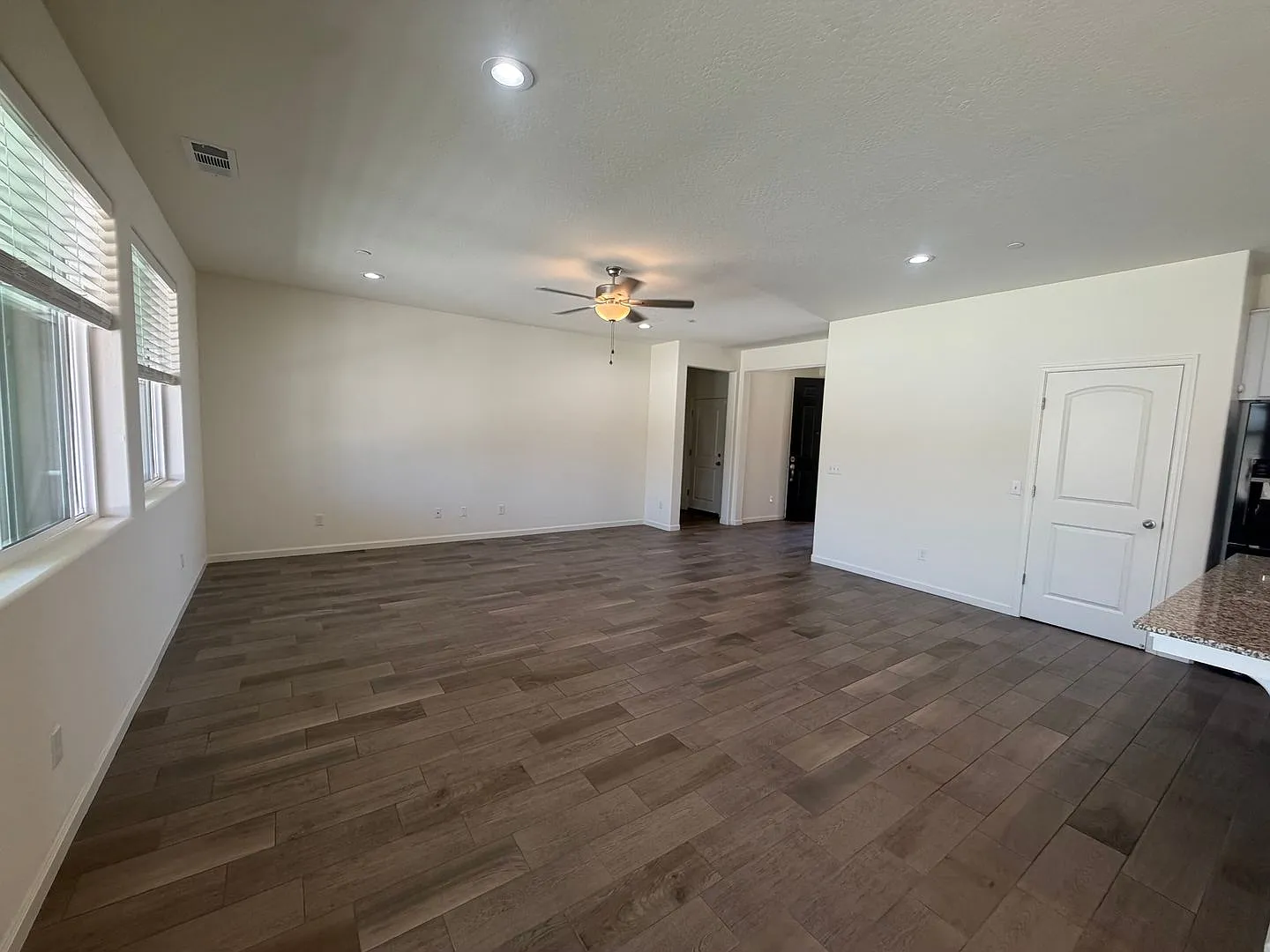 Beautiful Home for rent in Tulare! — Photo 2