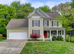 6701 Forest Village Way, Knoxville, TN 37919