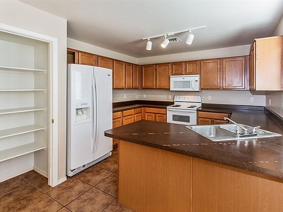 4th image of 4000 E Agate Knoll Dr