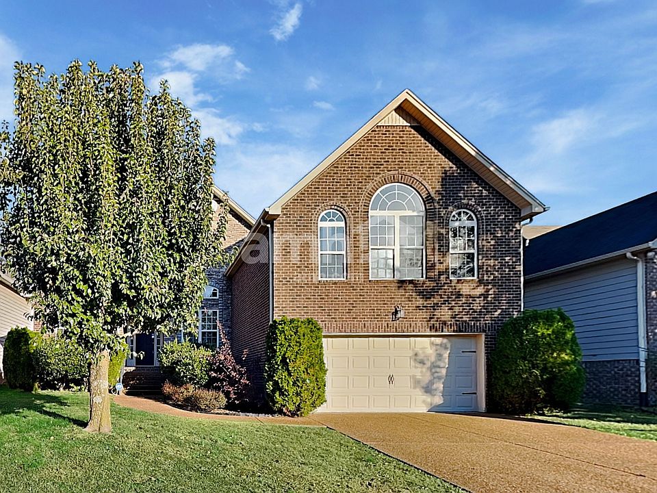 1st image of 824 Daybreak Dr