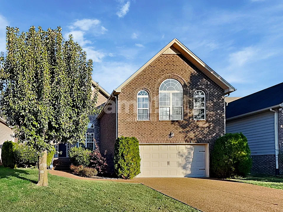 824 Daybreak Dr