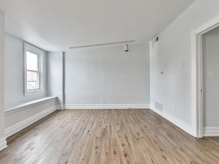 39 N 11th St — Photo 18
