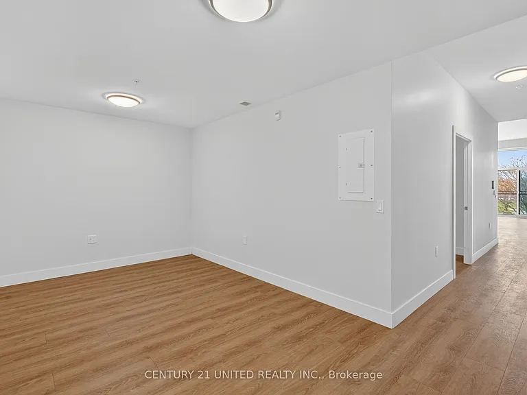 475 George St N #329 — Photo 32