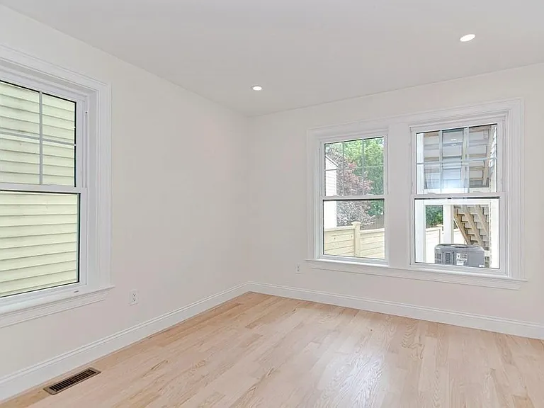 64 Crescent St #1 — Photo 23