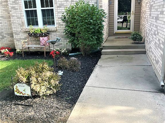 3rd image of 43 Knollview Ct