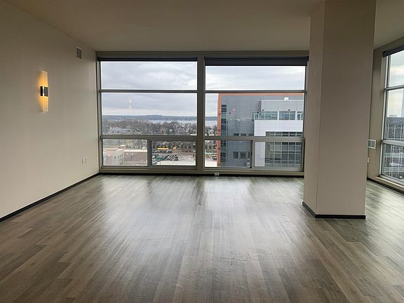 Living room-View 1