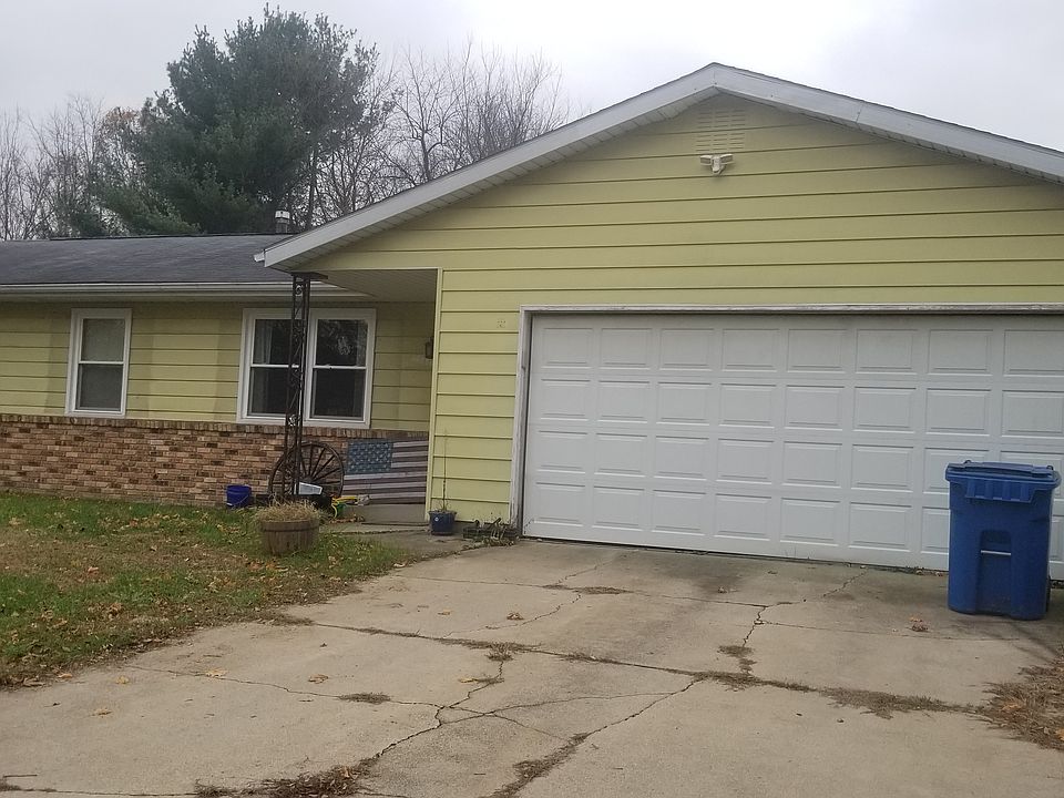 1st image of 18336 Dennis Dr