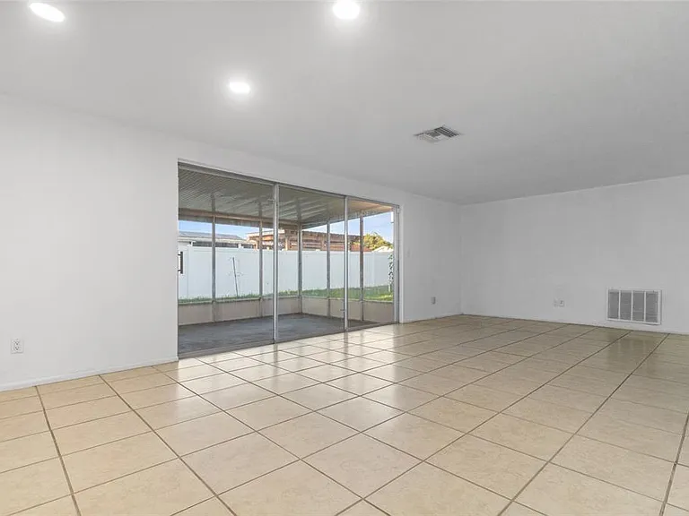 3327 Garfield Dr — Photo 28