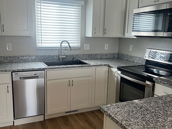 4th image of 16 Chestnut St APT 3